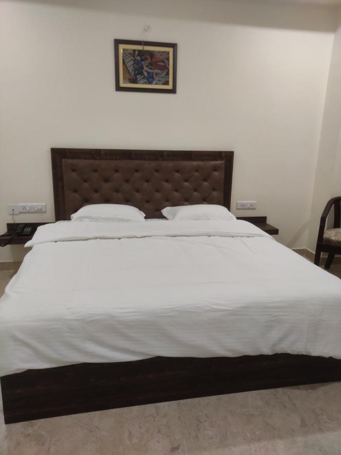 Antares By Rajlaxmi Lucknow Extérieur photo